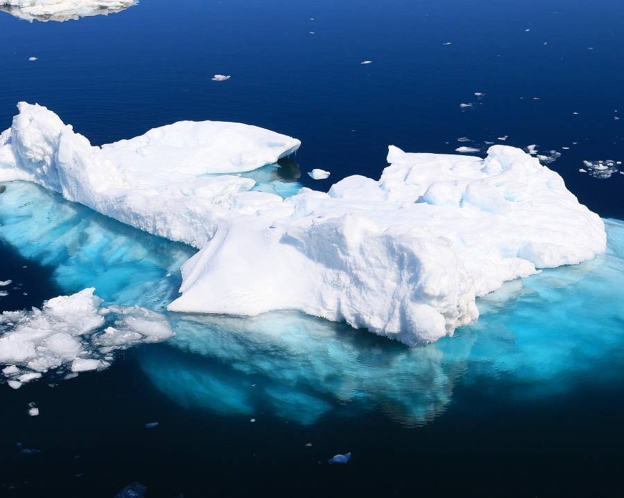 iceberg-3436778_1920.jpg