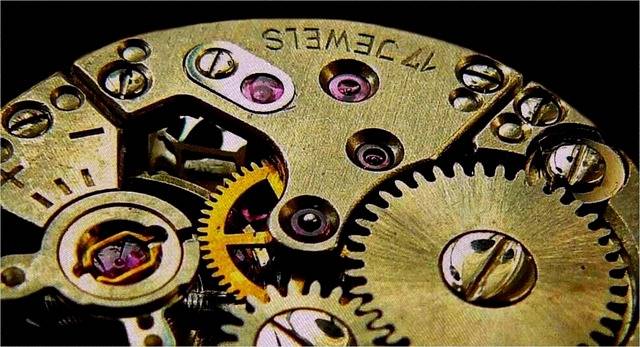 clock-1081013_640.jpg